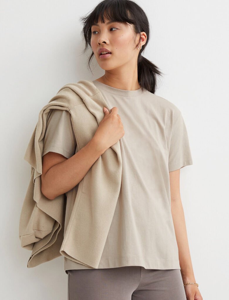 Oversized T-shirt - Image 12